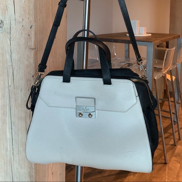 kate spade Handbags - Kate spade crossbody tote